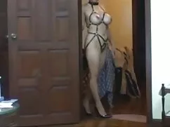 A két lány, a szőke  ...